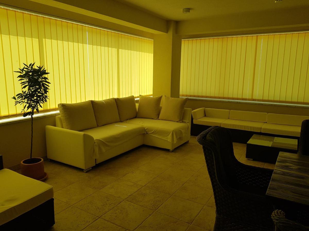 Yellow Cube Kozino Exterior photo