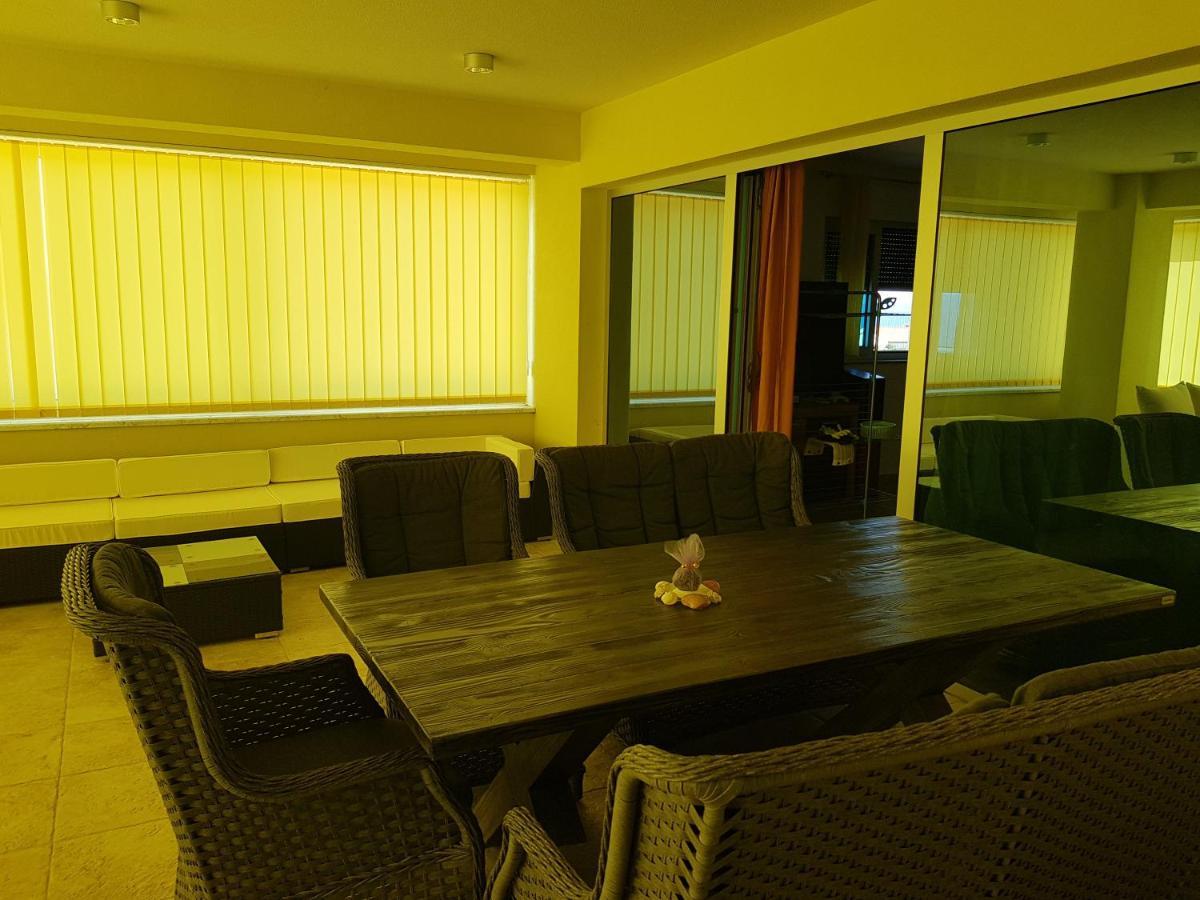 Yellow Cube Kozino Exterior photo