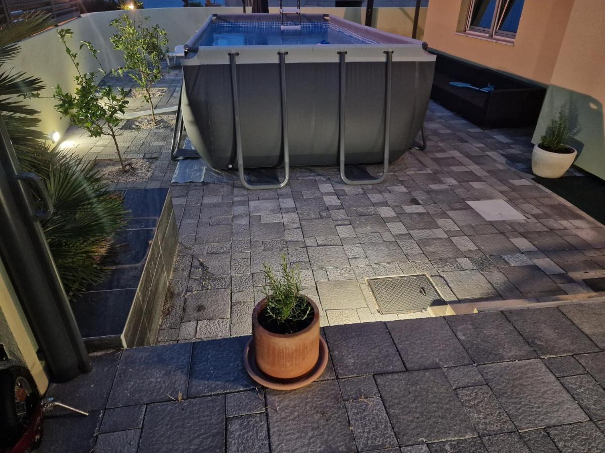 Yellow Cube Kozino Exterior photo